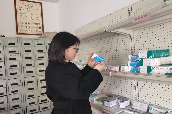 秦欄鎮(zhèn)慶祝村：藥品檢查不放松，村民用藥無(wú)憂慮